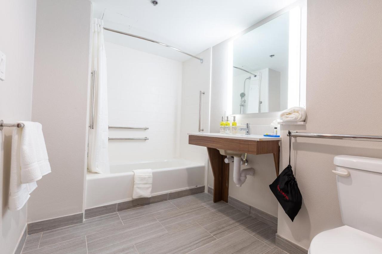 Holiday Inn Express & Suites Arlington North - Stadium Area By Ihg Exteriör bild