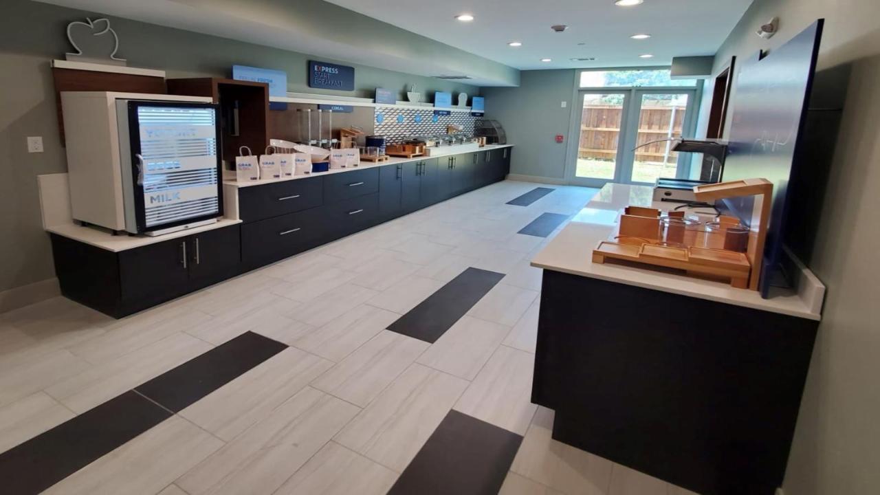 Holiday Inn Express & Suites Arlington North - Stadium Area By Ihg Exteriör bild
