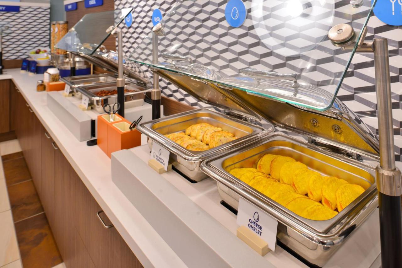 Holiday Inn Express & Suites Arlington North - Stadium Area By Ihg Exteriör bild